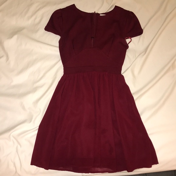 Tobi Dresses & Skirts - Deep V red cocktail dress